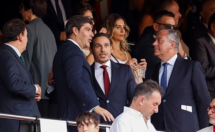 Falta altura de miras para que el derbi sea la fiesta del fútbol sevillano Falta altura de miras para que el derbi sea la fiesta del fútbol sevillano