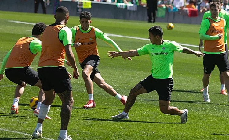 Alineaciones oficiales del derbi Betis – Sevilla de LaLiga EA Sports 2024-2025: Fornals, titular en el centro del campo Alineaciones oficiales del derbi Betis – Sevilla de LaLiga EA Sports 2024-2025: Fornals, titular en el centro del campo