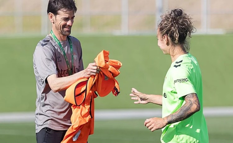 Juan Rojo sustituye a Joseba Aguirre al frente del Betis Féminas Juan Rojo sustituye a Joseba Aguirre al frente del Betis Féminas