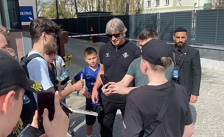 Pellegrini, ídolo de masas en Bialystok Pellegrini, ídolo de masas en Bialystok