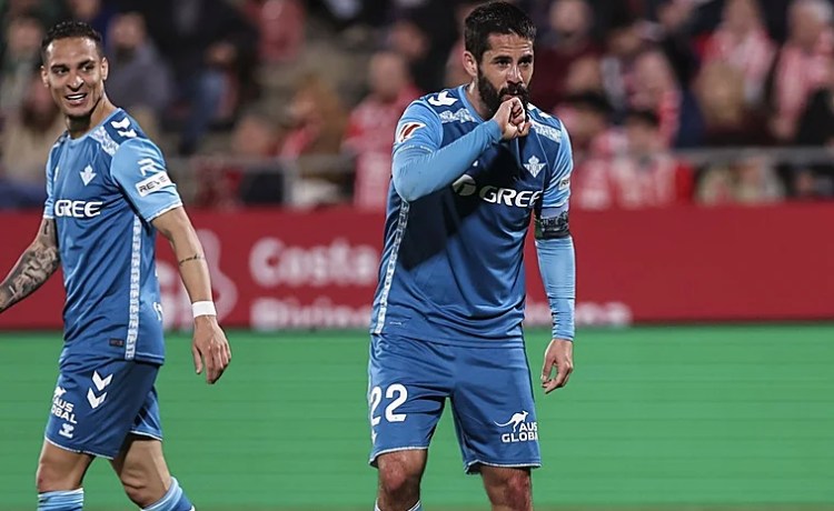 Isco, cumpleaños y gol: « Feliz de poder celebrarlo jugando al fútbol, que es lo que más me gusta» Isco, cumpleaños y gol: « Feliz de poder celebrarlo jugando al fútbol, que es lo que más me gusta»