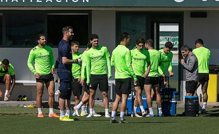 Alineaciones oficiales del Betis – Valladolid de LaLiga EA Sports 2024-2025: Ricardo vuelve a la titularidad Alineaciones oficiales del Betis – Valladolid de LaLiga EA Sports 2024-2025: Ricardo vuelve a la titularidad