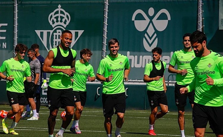 El Betis ultima la preparación del duelo ante el Rayo El Betis ultima la preparación del duelo ante el Rayo