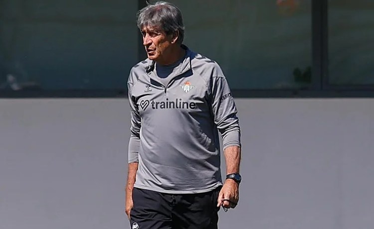 Pellegrini: «Quizás el hecho de estar ilusionándonos con la Champions disminuyó el logro de conseguir la Europa League cuatro fechas antes» Pellegrini: «Quizás el hecho de estar ilusionándonos con la Champions disminuyó el logro de conseguir la Europa League cuatro fechas antes»