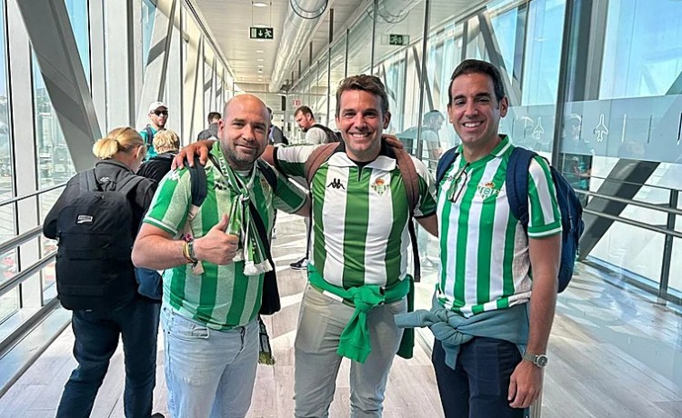 El ‘susto’ para unos unos rezagados béticos en Cracovia: final feliz para lo que fue un overbooking inicial El ‘susto’ para unos unos rezagados béticos en Cracovia: final feliz para lo que fue un overbooking inicial
