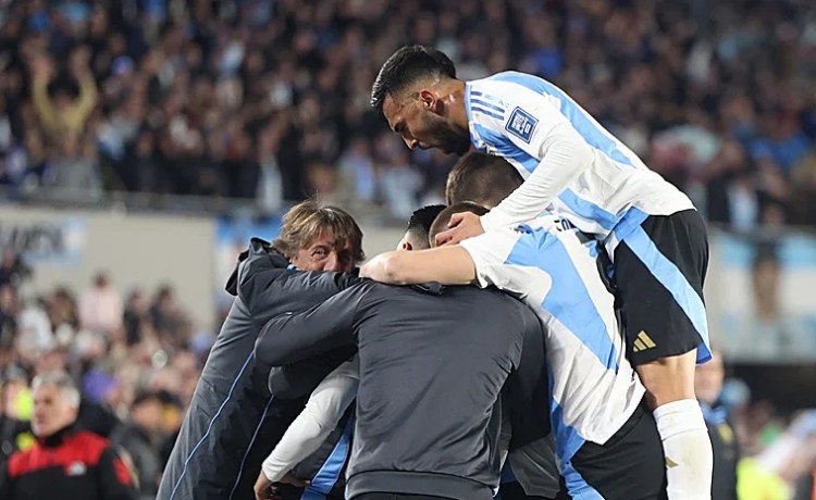 Lo Celso y Cucho Hernández ponen fin a sus temporadas Lo Celso y Cucho Hernández ponen fin a sus temporadas