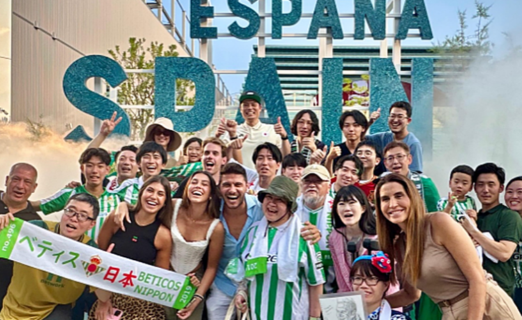 Joaquín alucina con el recibimiento verdiblanco que le ha brindado Osaka: «Espectacular» Joaquín alucina con el recibimiento verdiblanco que le ha brindado Osaka: «Espectacular»