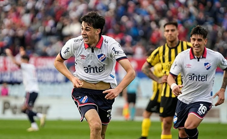El Betis, a un paso de fichar a Gonzalo Petit: «Hoy llegó la oferta definitiva» El Betis, a un paso de fichar a Gonzalo Petit: «Hoy llegó la oferta definitiva»