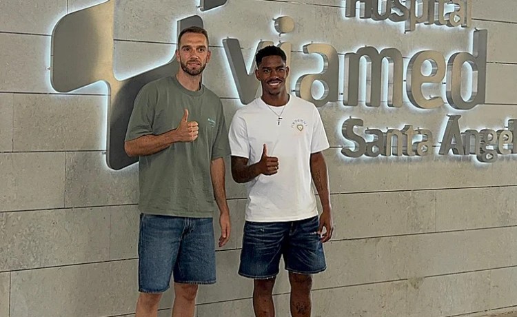 Pau López y Júnior pasan el examen médico con el Betis Pau López y Júnior pasan el examen médico con el Betis