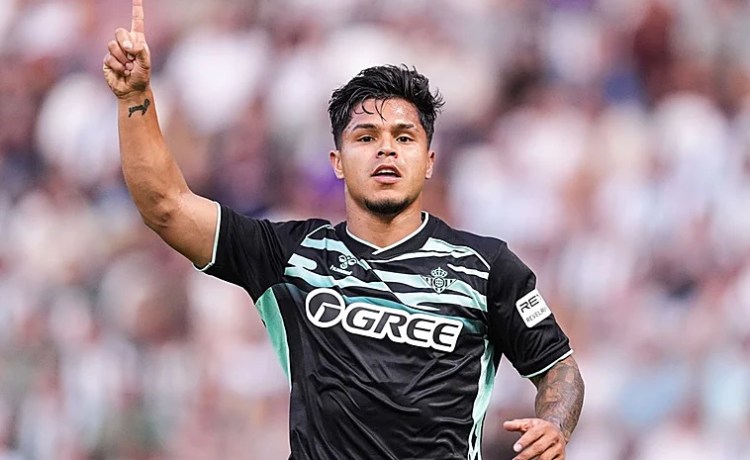 Cucho Hernández afina la puntería en apenas diez minutos Cucho Hernández afina la puntería en apenas diez minutos