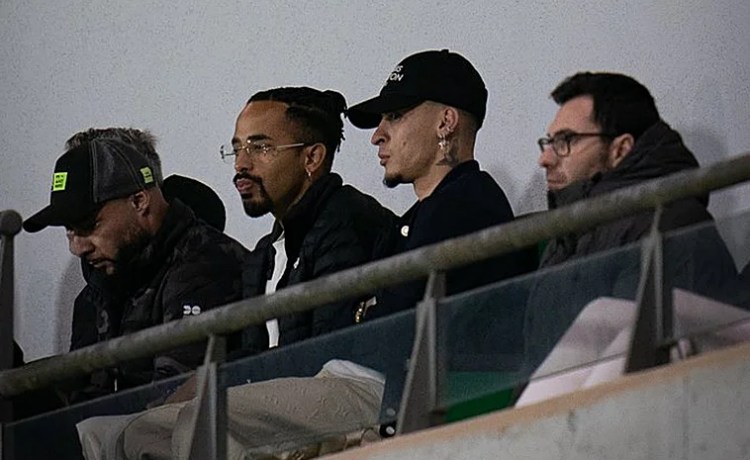 El agente de Antony no cierra la puerta a Arabia Saudí: «Escuchamos y analizamos todos los proyectos» El agente de Antony no cierra la puerta a Arabia Saudí: «Escuchamos y analizamos todos los proyectos»