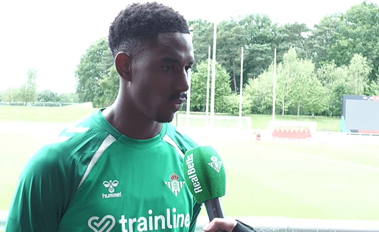 Junior Firpo: «Tenemos todos los ingrediente para hacer un muy buen año» Junior Firpo: «Tenemos todos los ingrediente para hacer un muy buen año»