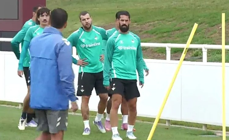 Isco se entrena con normalidad en el penúltimo día del Betis en Inglaterra Isco se entrena con normalidad en el penúltimo día del Betis en Inglaterra