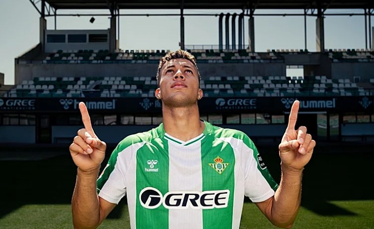 Deossa, en el «top ten» de los fichajes más caros de la historia del Real Betis Deossa, en el «top ten» de los fichajes más caros de la historia del Real Betis