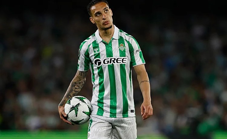 El Betis se mantiene firme por Antony pese a la irrupción del Benfica El Betis se mantiene firme por Antony pese a la irrupción del Benfica