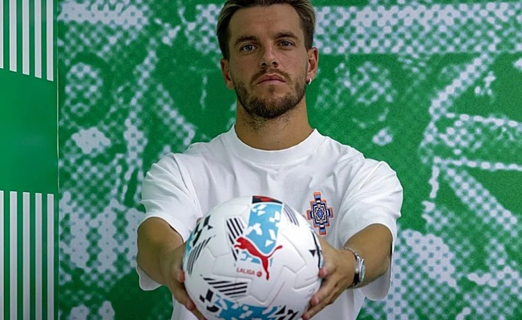 Lo Celso: «Suplir a Isco no es una presión extra, sino una linda responsabilidad de vestir la camiseta del Betis» Lo Celso: «Suplir a Isco no es una presión extra, sino una linda responsabilidad de vestir la camiseta del Betis»