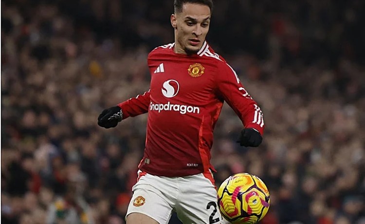 El Betis sigue apretando por Antony y espera la respuesta del United El Betis sigue apretando por Antony y espera la respuesta del United
