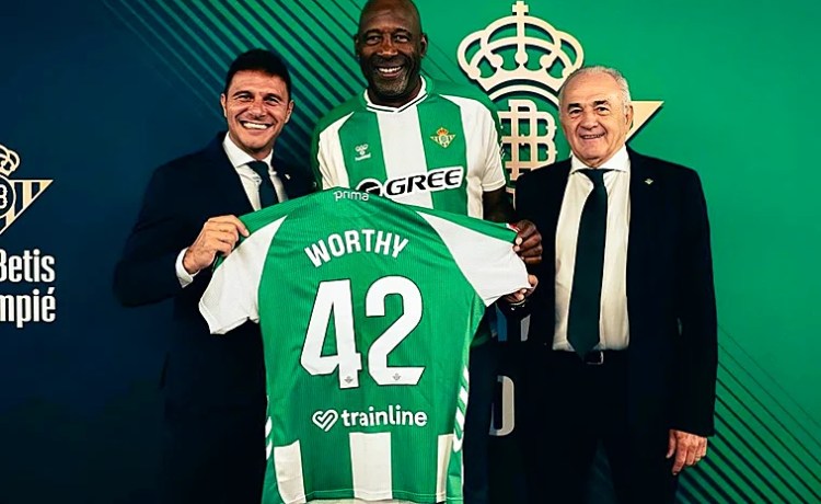 James Worthy, mítico jugador de los Lakers, espectador de honor del Betis – Athletic James Worthy, mítico jugador de los Lakers, espectador de honor del Betis – Athletic