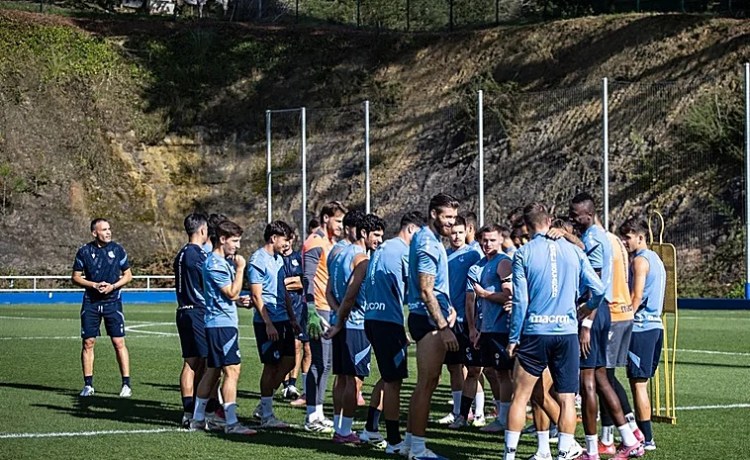 Brais Méndez, Sucic y Sadiq, novedades en la convocatoria de la Real Sociedad Brais Méndez, Sucic y Sadiq, novedades en la convocatoria de la Real Sociedad