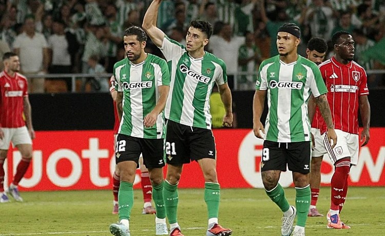 El giro de los cambios dio vida al Betis El giro de los cambios dio vida al Betis