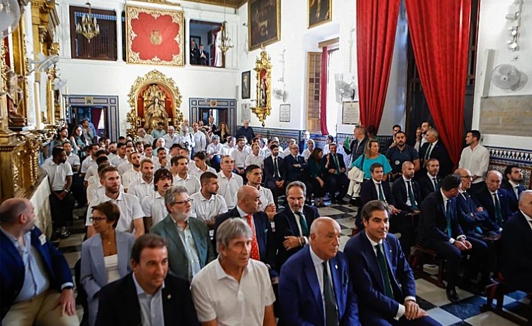 El Real Betis realiza su ofrenda floral del curso 2025-26 en la Hermandad del Museo El Real Betis realiza su ofrenda floral del curso 2025-26 en la Hermandad del Museo