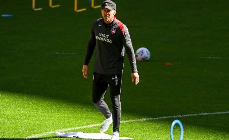 Simeone: «El Betis está muchísimo mejor que años anteriores» Simeone: «El Betis está muchísimo mejor que años anteriores»