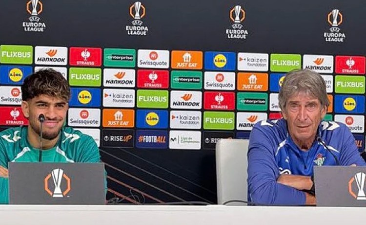 La complicidad entre Abde y Pellegrini: «El entrenador me dijo que me quedara, pues yo me quedé» La complicidad entre Abde y Pellegrini: «El entrenador me dijo que me quedara, pues yo me quedé»