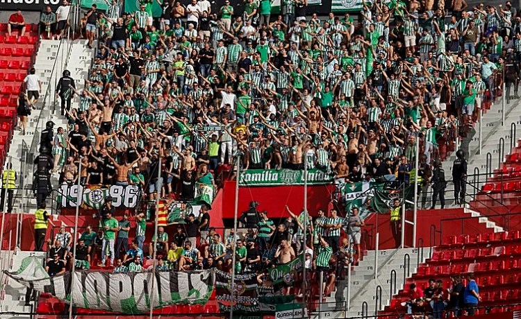 El Betis abre el plazo de solicitud de entradas para El Gran Derbi ante el Sevilla El Betis abre el plazo de solicitud de entradas para El Gran Derbi ante el Sevilla