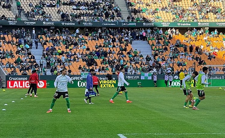 El Betis valora un entrenamiento a puertas abiertas en la Cartuja previo al derbi El Betis valora un entrenamiento a puertas abiertas en la Cartuja previo al derbi