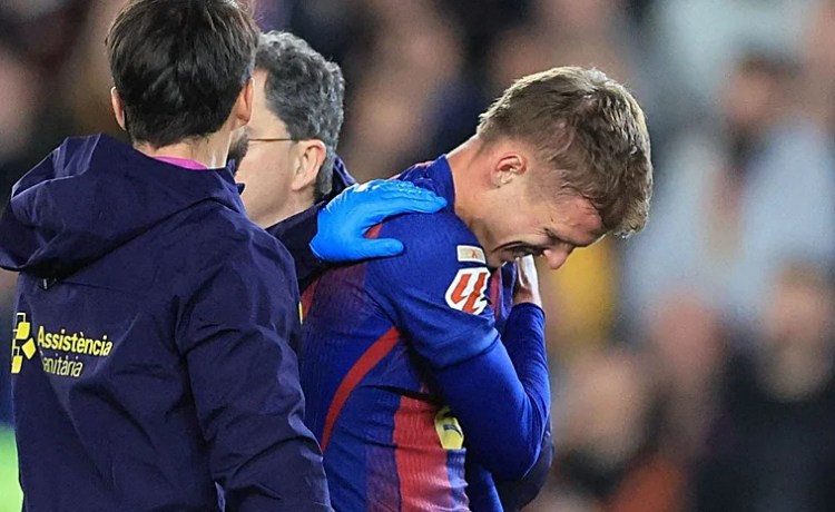 Dani Olmo, pendiente de pruebas en su hombro izquierdo a cuatro días del Betis – Barcelona Dani Olmo, pendiente de pruebas en su hombro izquierdo a cuatro días del Betis – Barcelona