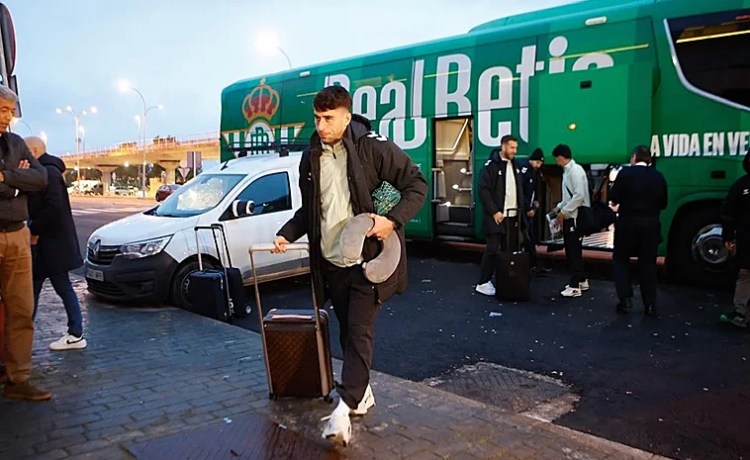La expedición del Betis inicia el viaje a Grecia La expedición del Betis inicia el viaje a Grecia