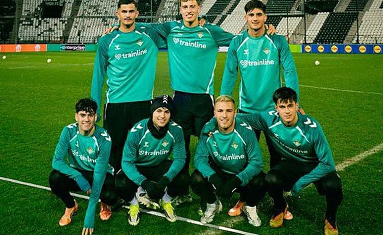 Morante debuta en el Betis en la semana en la que se anuncia el regreso a los ruedos de su padre Morante debuta en el Betis en la semana en la que se anuncia el regreso a los ruedos de su padre