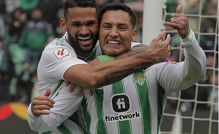 Chimy Ávila, gol en LaLiga con dos camisetas distintas Chimy Ávila, gol en LaLiga con dos camisetas distintas
