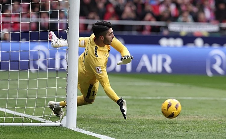 Rui Silva frena la hemorragia del Betis desde los once metros tres años y medio después: paró un penalti a Morata Rui Silva frena la hemorragia del Betis desde los once metros tres años y medio después: paró un penalti a Morata