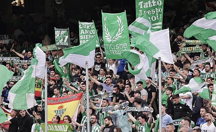 El Betis anima a sus aficionados a teñir el Villamarín con banderas el domingo El Betis anima a sus aficionados a teñir el Villamarín con banderas el domingo