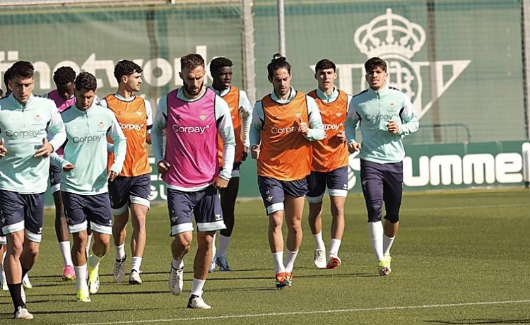 Isco, Aitor y Abner comienzan la semana entrenándose con el grupo Isco, Aitor y Abner comienzan la semana entrenándose con el grupo