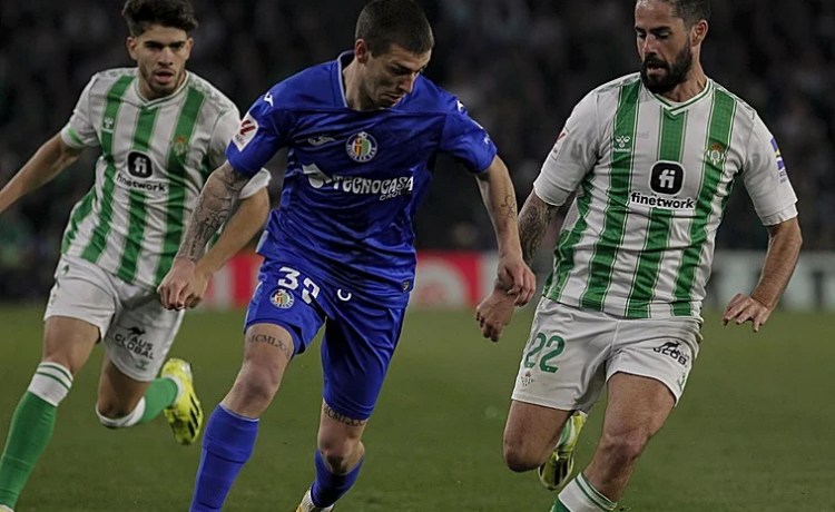 El Betis – Getafe de la tercera jornada tendrá que ser aplazado por coincidir con el play off de la Conference League El Betis – Getafe de la tercera jornada tendrá que ser aplazado por coincidir con el play off de la Conference League