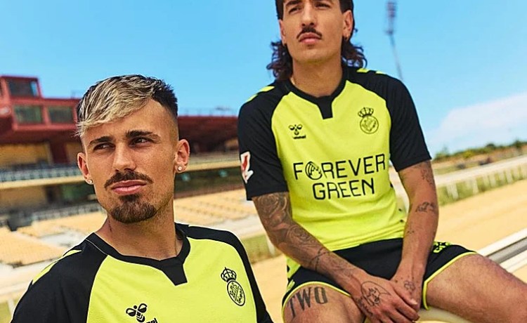 Las reacciones de los aficionados a la segunda equipación del Betis: «Parece de entrenamiento» Las reacciones de los aficionados a la segunda equipación del Betis: «Parece de entrenamiento»