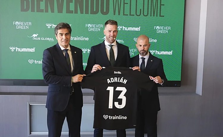 Adrián San Miguel celebra su vuelta al Betis: «¡Qué bonito que el camino nos haya vuelto a unir!» Adrián San Miguel celebra su vuelta al Betis: «¡Qué bonito que el camino nos haya vuelto a unir!»