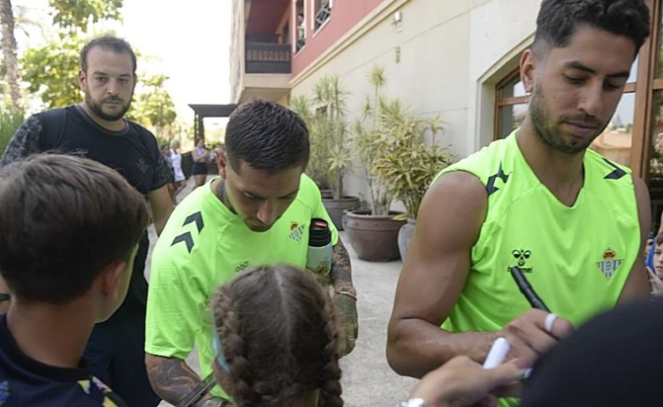Ayoze no viaja a Alemania, Ricardo Rodríguez sí Ayoze no viaja a Alemania, Ricardo Rodríguez sí