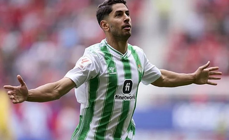 El Betis irá al mercado a por un delantero si se acaba marchando Ayoze El Betis irá al mercado a por un delantero si se acaba marchando Ayoze