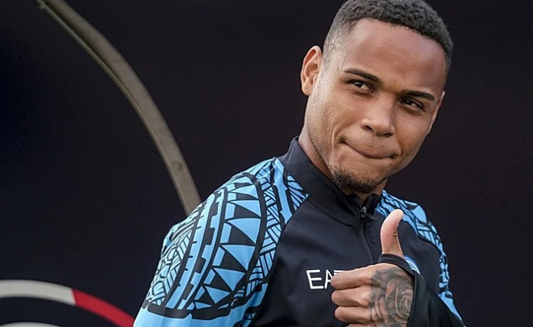 Natan adelanta a Vitao en el casting de centrales para el Betis Natan adelanta a Vitao en el casting de centrales para el Betis