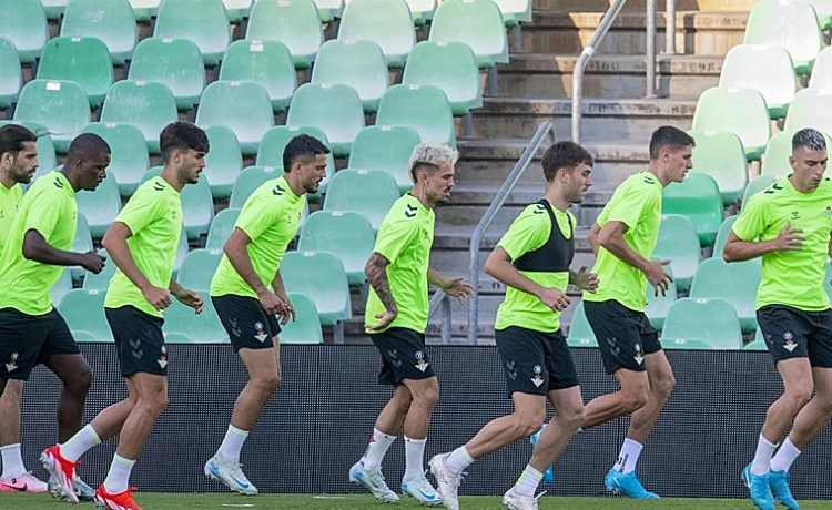 Los puntos empiezan a jugarse en el Villamarín Los puntos empiezan a jugarse en el Villamarín