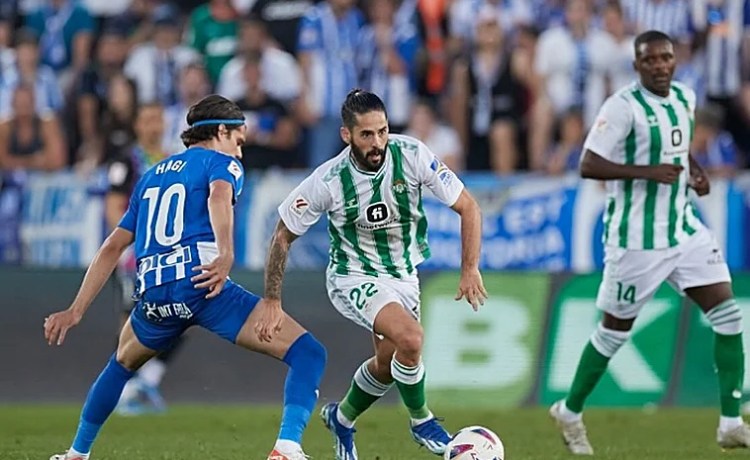 Pellegrini: «La baja de Isco es fundamental; es difícil darle un tiempo pero estará entre tres y cuatro meses» Pellegrini: «La baja de Isco es fundamental; es difícil darle un tiempo pero estará entre tres y cuatro meses»