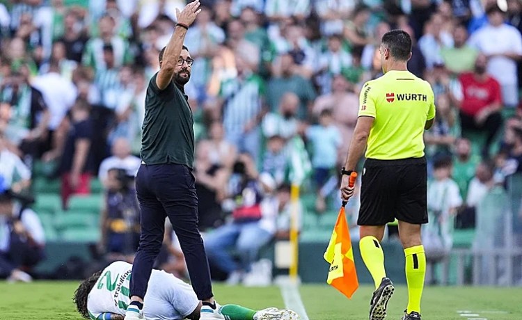 El comunicado de los árbitros ante las quejas del Getafe contra el Betis: «No hay comentarios inapropiados de Pulido Santana» El comunicado de los árbitros ante las quejas del Getafe contra el Betis: «No hay comentarios inapropiados de Pulido Santana»