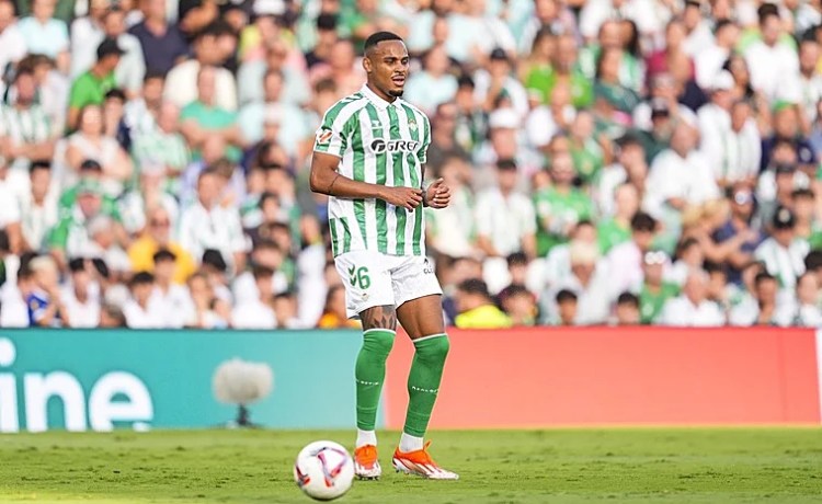 Natan, el más listo ante las pérdidas de tiempo del Getafe: pidió el cambio para Uche, que simuló penalti, y éste se levantó Natan, el más listo ante las pérdidas de tiempo del Getafe: pidió el cambio para Uche, que simuló penalti, y éste se levantó