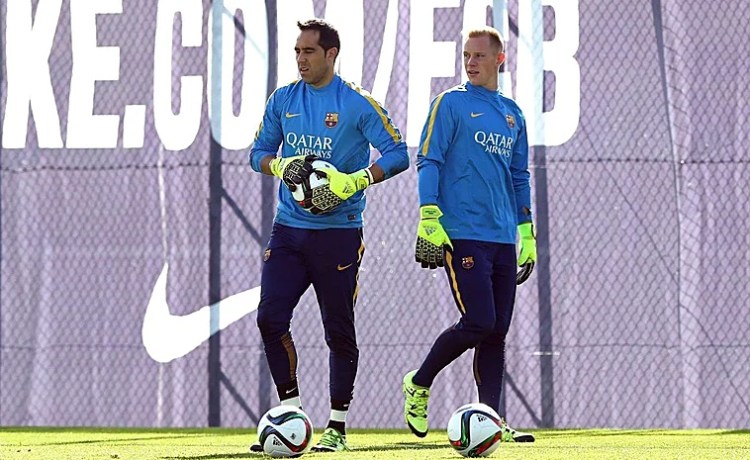 Bravo se ofrece a salir de su retiro para jugar en el Barcelona por Ter Stegen: «Si me llaman, estaré preparado» Bravo se ofrece a salir de su retiro para jugar en el Barcelona por Ter Stegen: «Si me llaman, estaré preparado»
