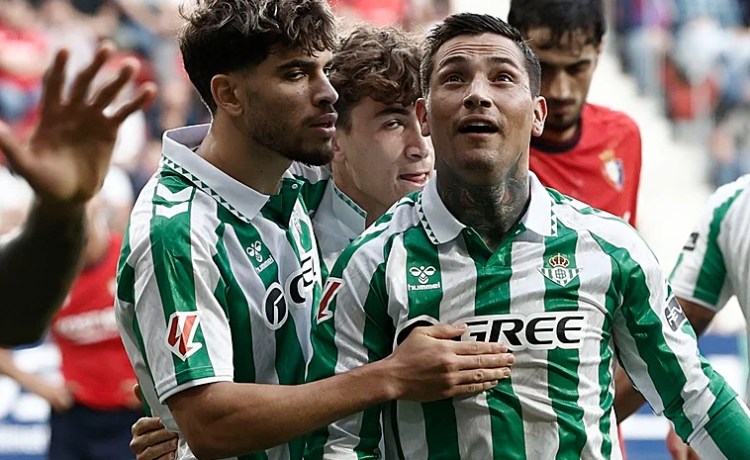 Hasta nueve denuncias de LaLiga tras el Osasuna-Betis y los insultos al Chimy Ávila Hasta nueve denuncias de LaLiga tras el Osasuna-Betis y los insultos al Chimy Ávila