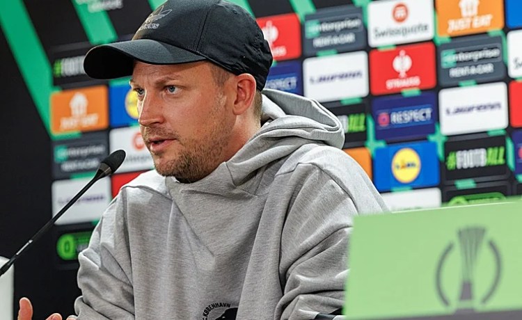 Neestrup, entrenador del Copenhague, alaba al Betis: «Es un desafío; es un rival muy bueno» Neestrup, entrenador del Copenhague, alaba al Betis: «Es un desafío; es un rival muy bueno»