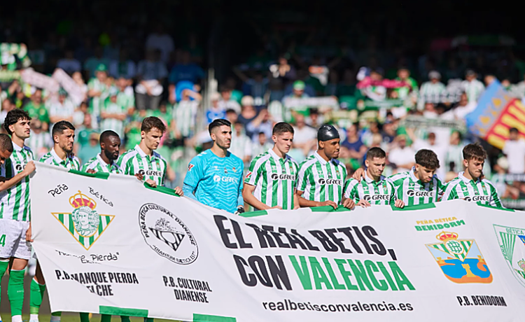 El Betis se vuelca con los centros deportivos de Valencia El Betis se vuelca con los centros deportivos de Valencia